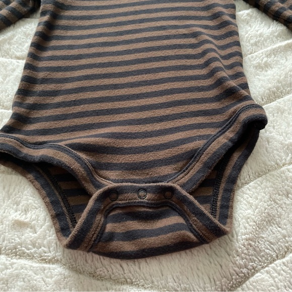 KIDS: Baby Gap Striped Turtleneck Long-sleeve Onesie - Picture 5 of 5